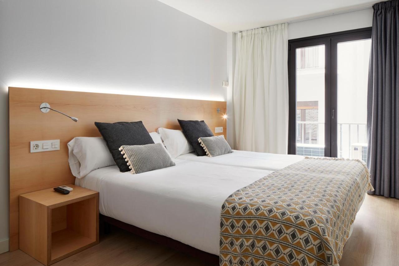 Hostal Arriazu Pamplona Ngoại thất bức ảnh