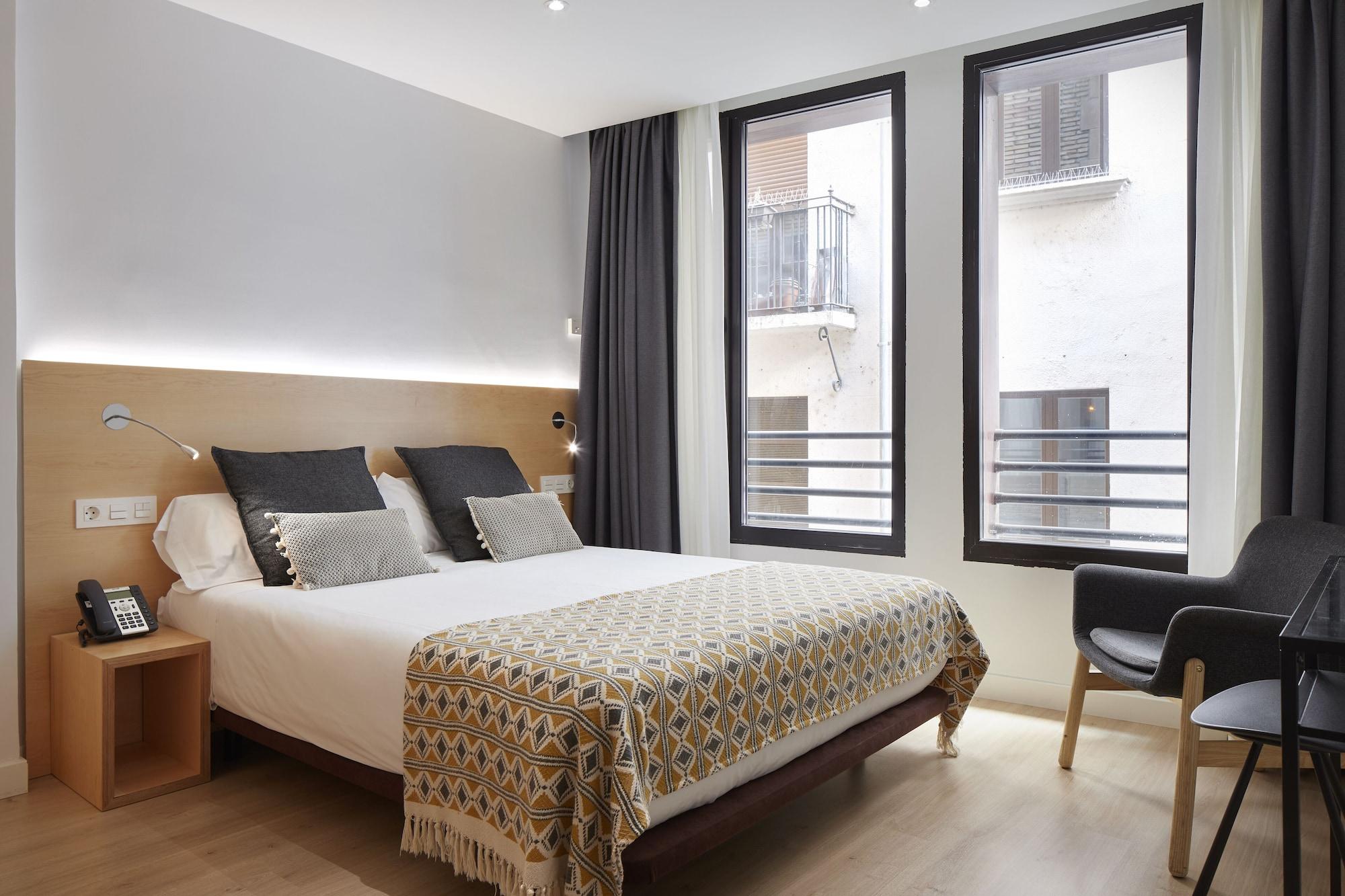 Hostal Arriazu Pamplona Ngoại thất bức ảnh