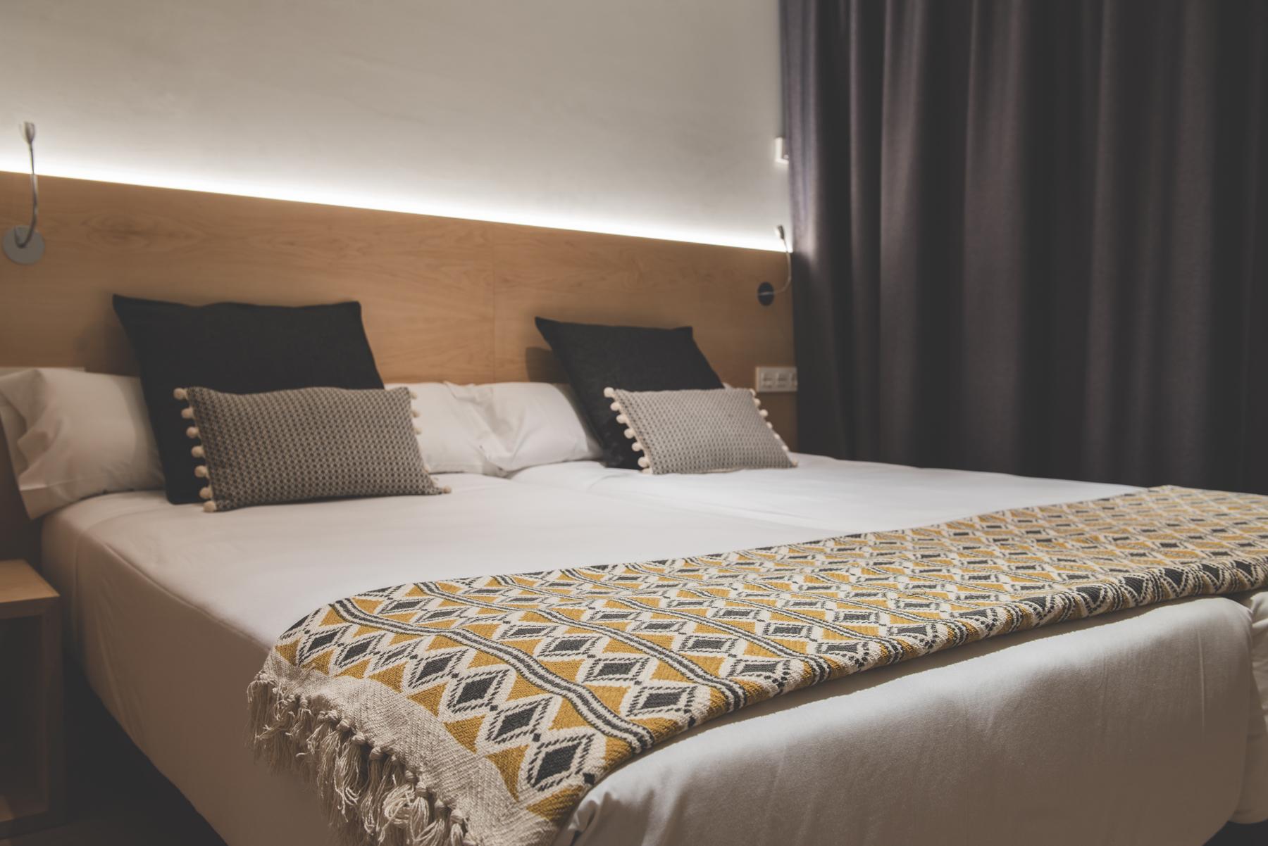 Hostal Arriazu Pamplona Ngoại thất bức ảnh