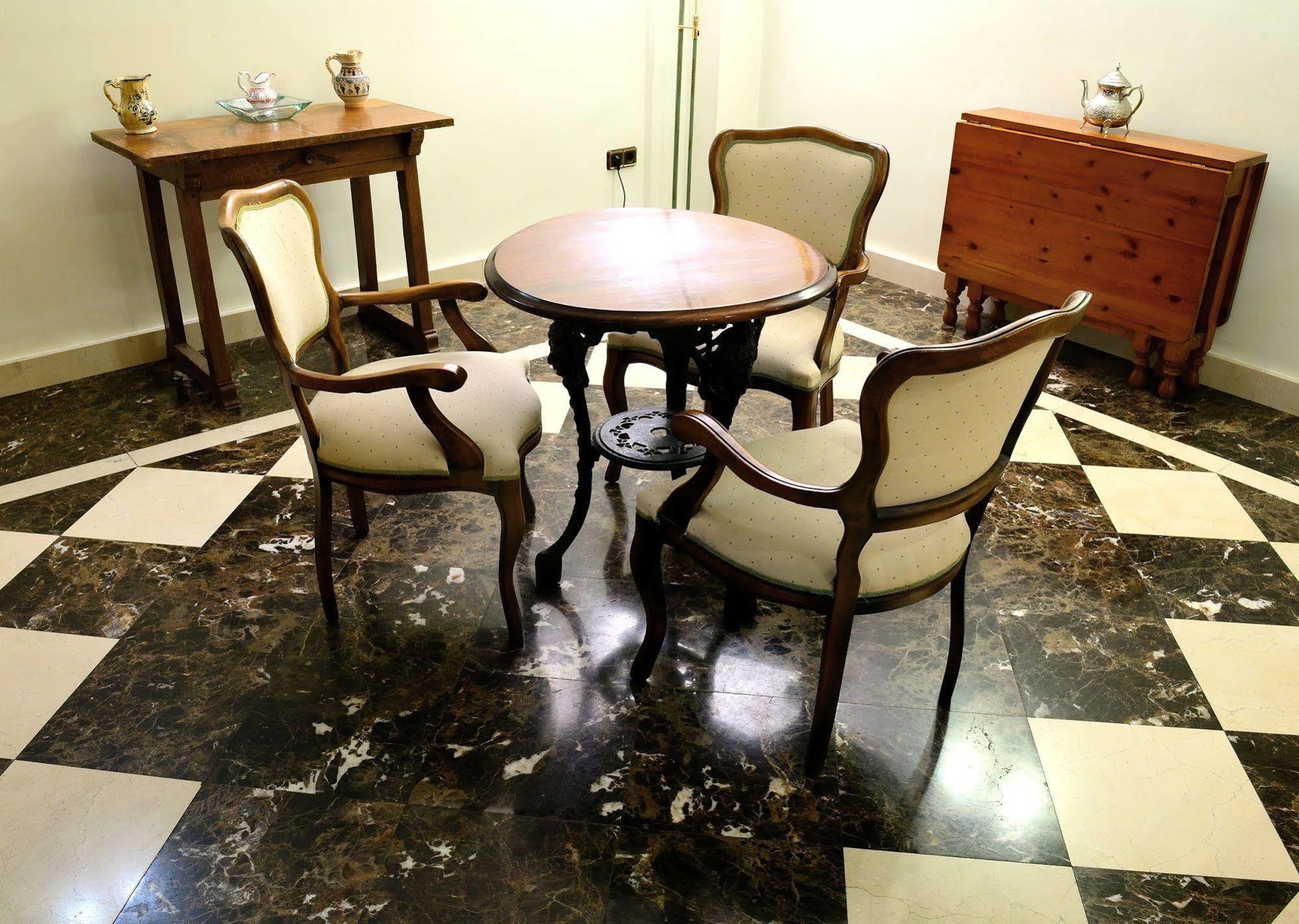 Hostal Arriazu Pamplona Ngoại thất bức ảnh