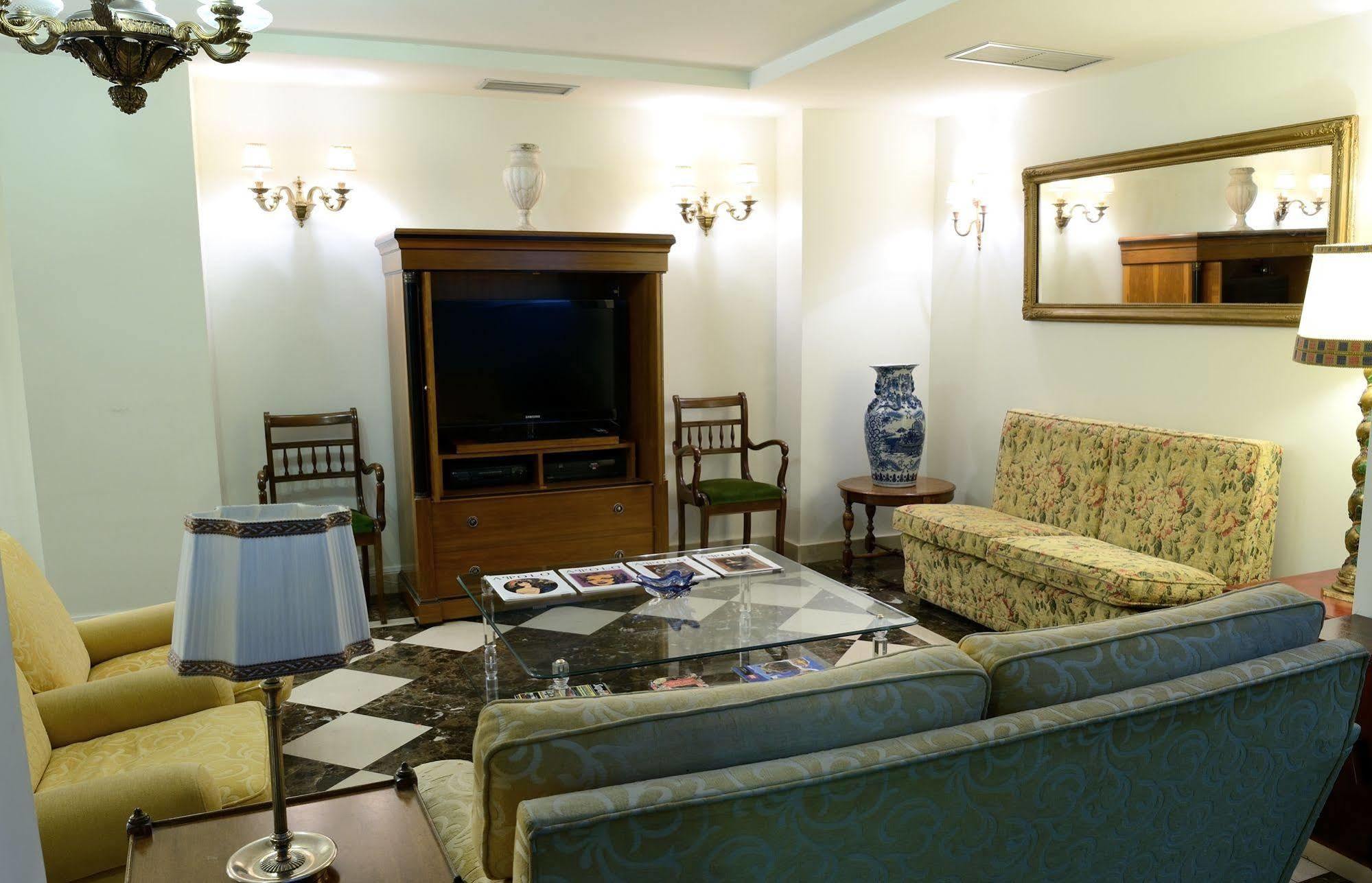 Hostal Arriazu Pamplona Ngoại thất bức ảnh
